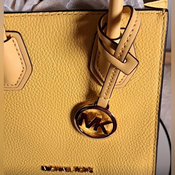 Michael Kors Mercer Extra-Small Pebbled Leather Crossbody Bag - Picture 5 of 9